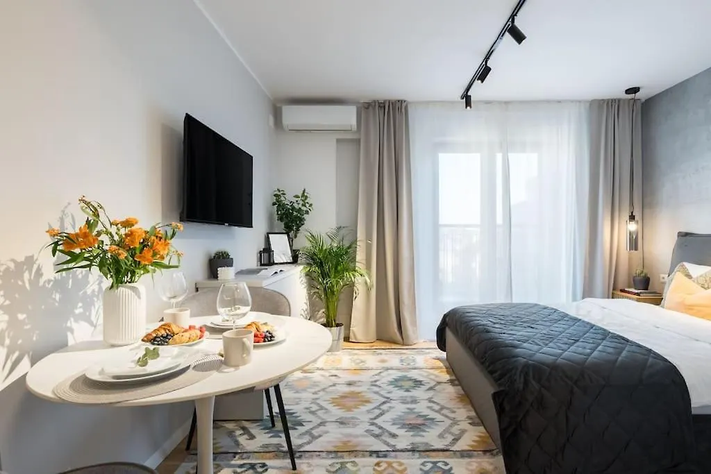Stunning Views Luxury Studio Бухарест Апартаменты