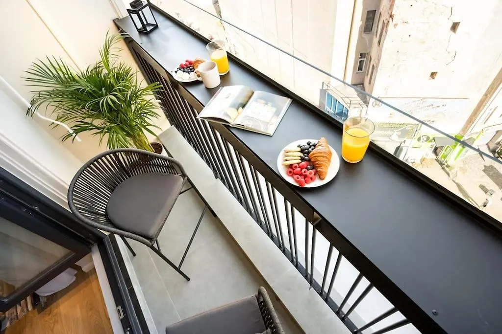 Stunning Views Luxury Studio Бухарест 0*,